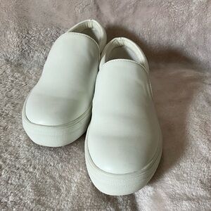 Steven Madden Slip White Leather Sneaker size 5M
